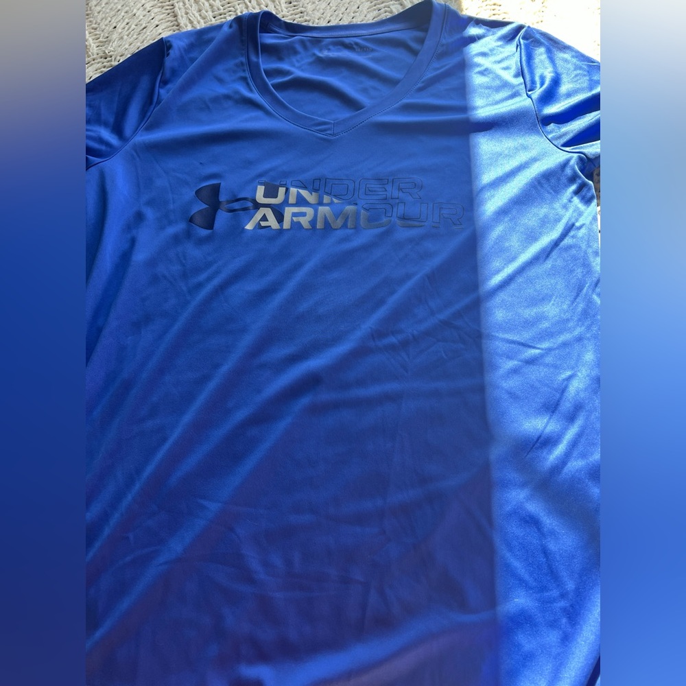 women’s under armor v neck